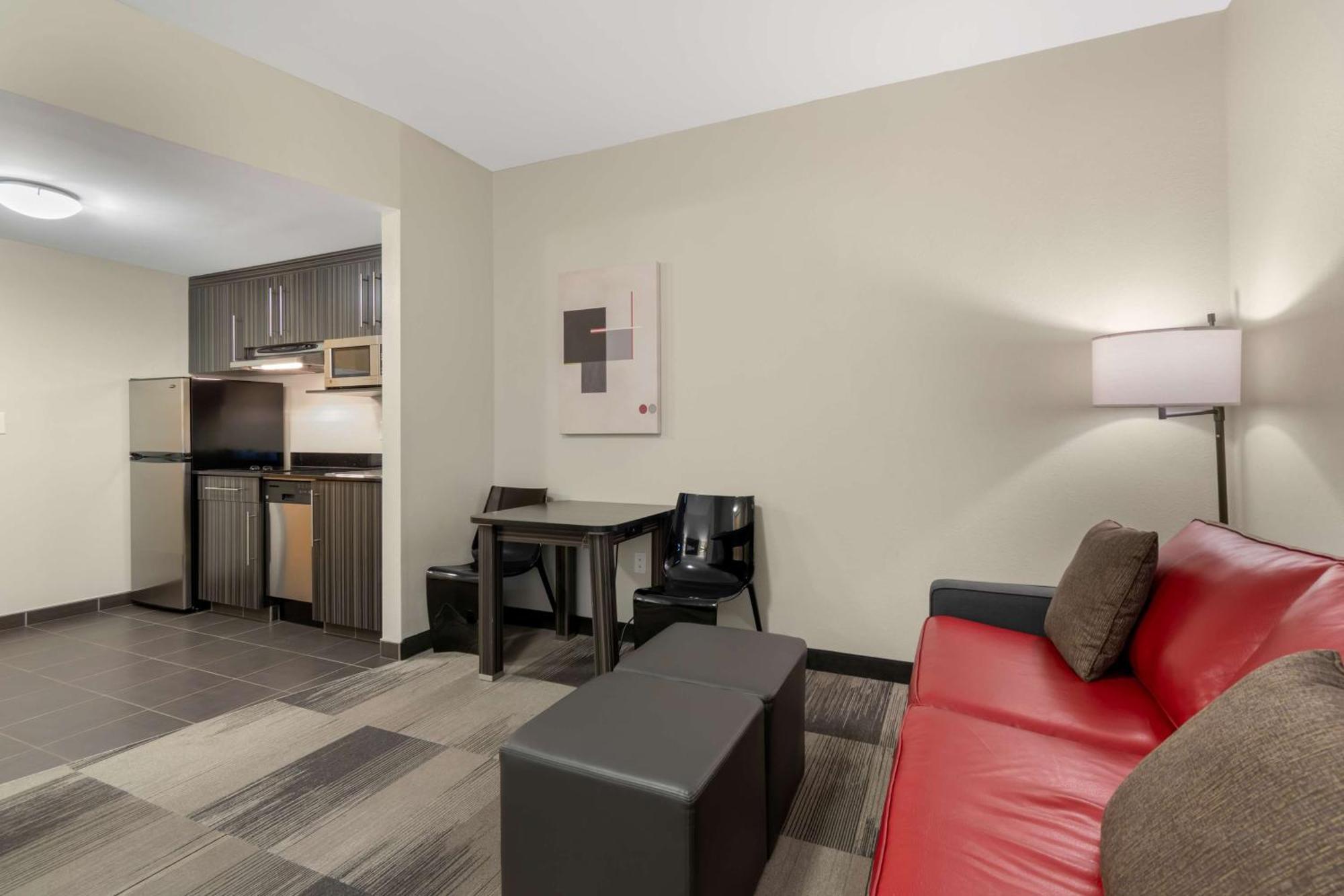 Best Western Plus Airport Inn & Suites Saskatoon Exterior foto