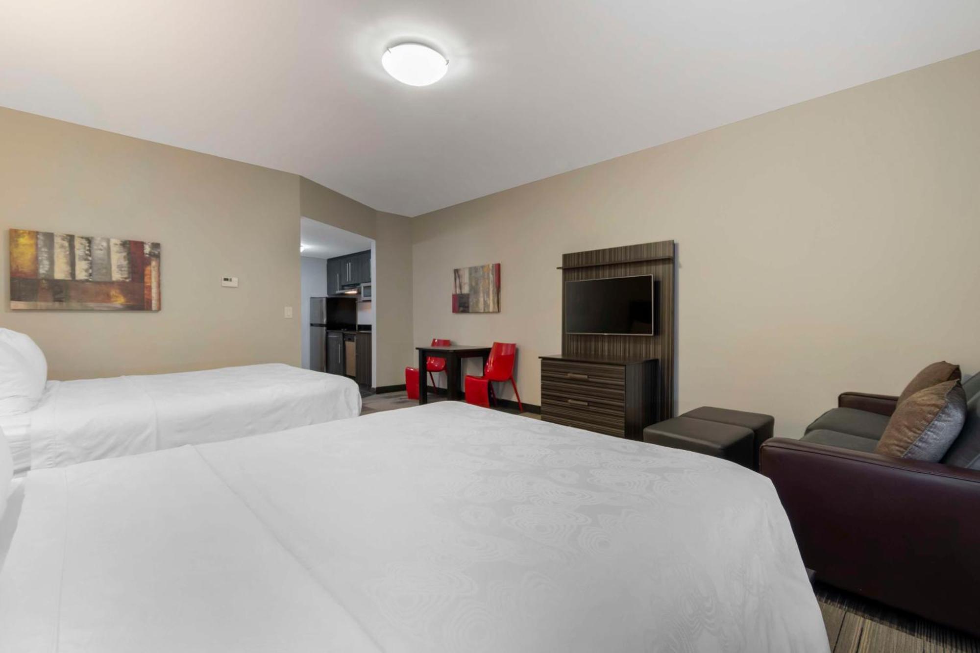 Best Western Plus Airport Inn & Suites Saskatoon Exterior foto